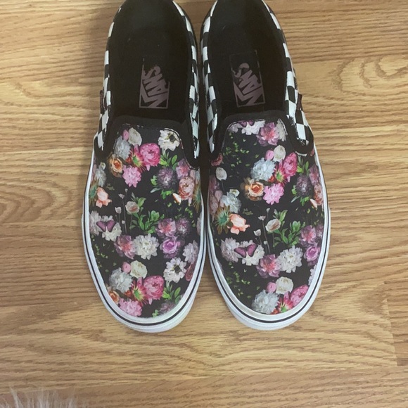 Vans - Picture 2 of 4
